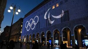 扑克里如何避免情绪决策（打牌时怎样防止情绪干扰决策）